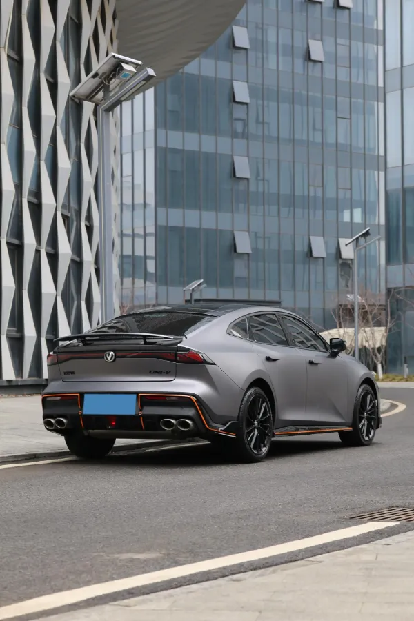 2023 ChangAn UNI-V 2.0T 233HP L4 8AT,autocango,china used car exporter,china ev exporter,chinese used car exporter,chinese used ev exporter