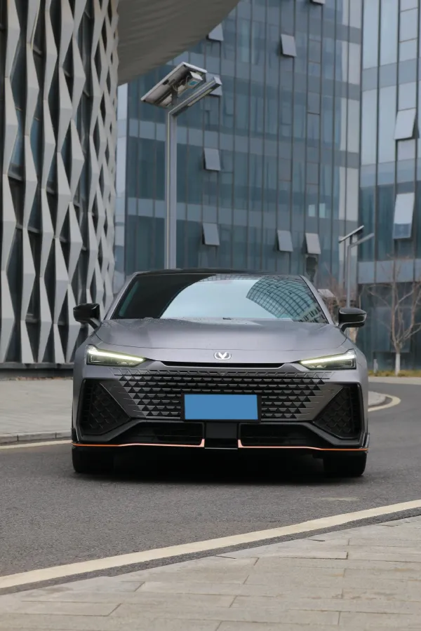 2023 ChangAn UNI-V 2.0T 233HP L4 8AT,autocango,china used car exporter,china ev exporter,chinese used car exporter,chinese used ev exporter