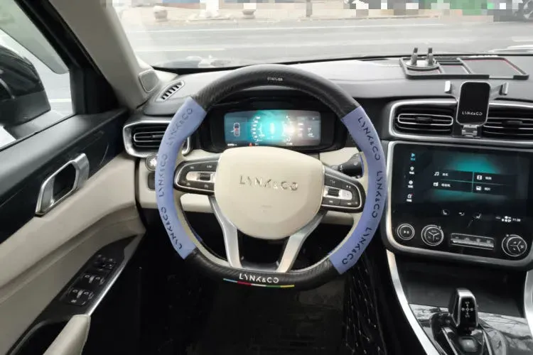 2021 LYNK&CO 01 2.0T 218HP L4 8AT,autocango,china used car exporter,china ev exporter,chinese used car exporter,chinese used ev exporter