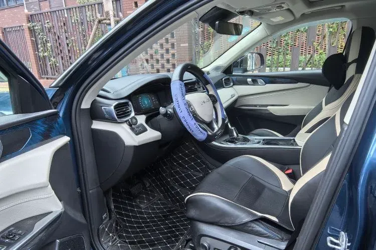 2021 LYNK&CO 01 2.0T 218HP L4 8AT,autocango,china used car exporter,china ev exporter,chinese used car exporter,chinese used ev exporter