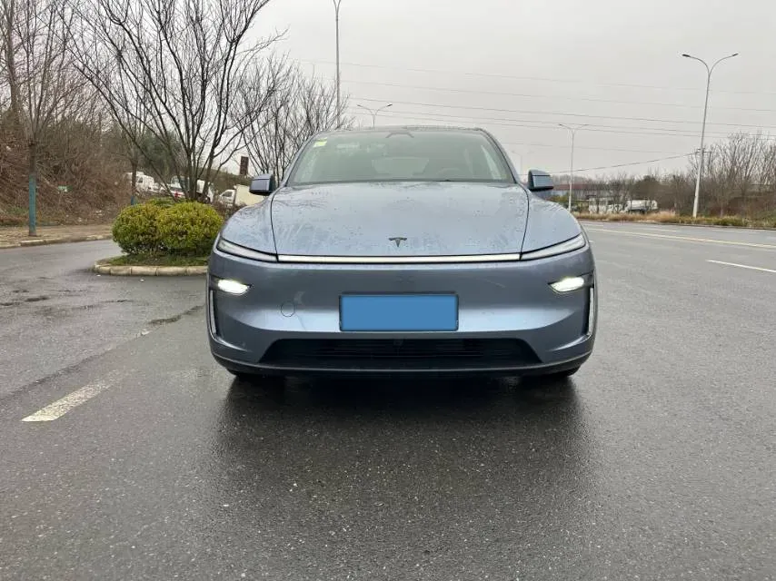 2025 Tesla Model Y BEV 78.4KWH,autocango,china used car exporter,china ev exporter,chinese used car exporter,chinese used ev exporter