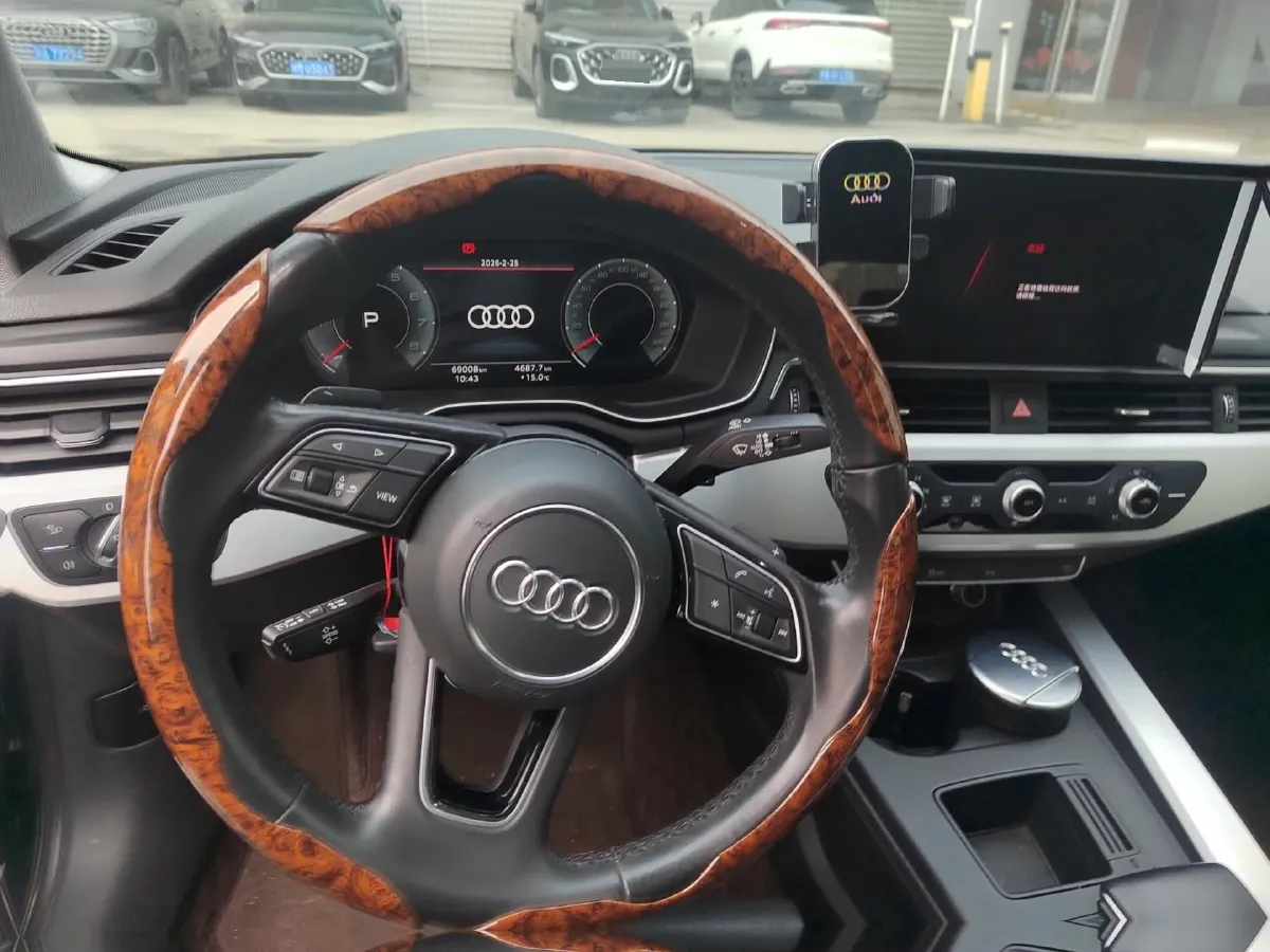 2022 Audi A4L 2.0T 190HP L4 7DCT,autocango,china used car exporter,china ev exporter,chinese used car exporter,chinese used ev exporter