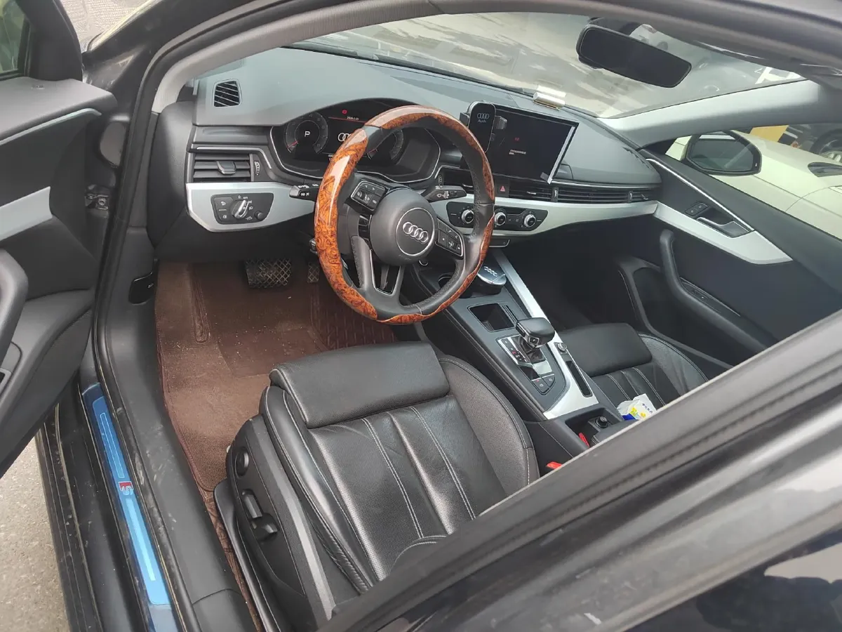 2022 Audi A4L 2.0T 190HP L4 7DCT,autocango,china used car exporter,china ev exporter,chinese used car exporter,chinese used ev exporter