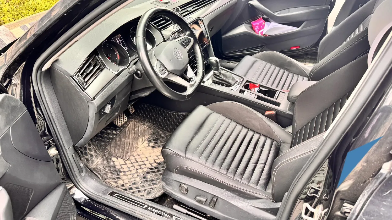 2020 Volkswagen Magotan 2.0T 186HP L4 7DCT,autocango,china used car exporter,china ev exporter,chinese used car exporter,chinese used ev exporter