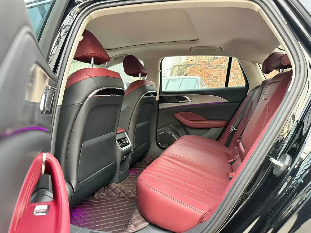 2023 HongQi H5 2.0T 224HP L4 8AT,autocango,china used car exporter,china ev exporter,chinese used car exporter,chinese used ev exporter