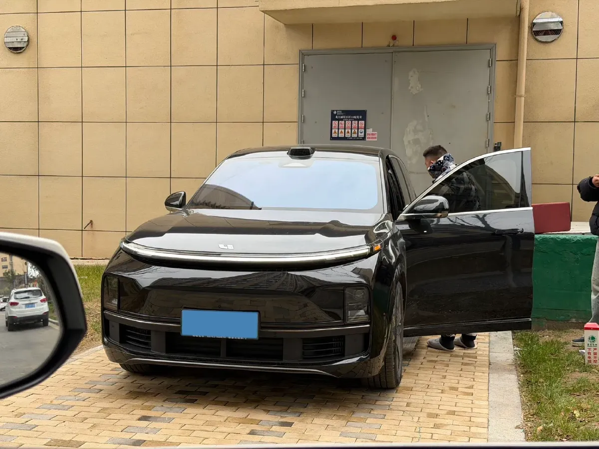 2024 Toyota Granvia 2.5L 189HP L4 E-CVT Hybrid,autocango,china used car exporter,china ev exporter,chinese used car exporter,chinese used ev exporter