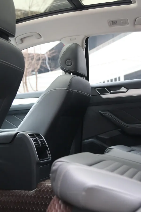 2023 Volkswagen Magotan 1.4T 150HP L4 7DCT,autocango,china used car exporter,china ev exporter,chinese used car exporter,chinese used ev exporter