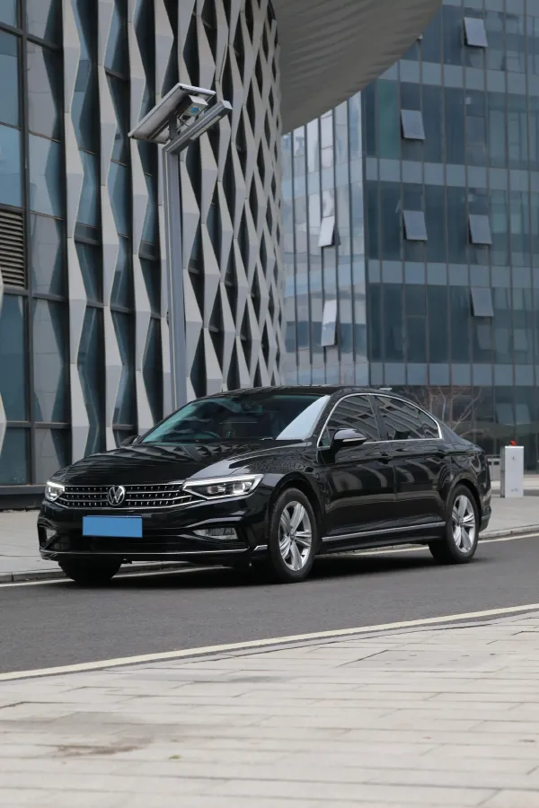 2023 Volkswagen Magotan 1.4T 150HP L4 7DCT,autocango,china used car exporter,china ev exporter,chinese used car exporter,chinese used ev exporter