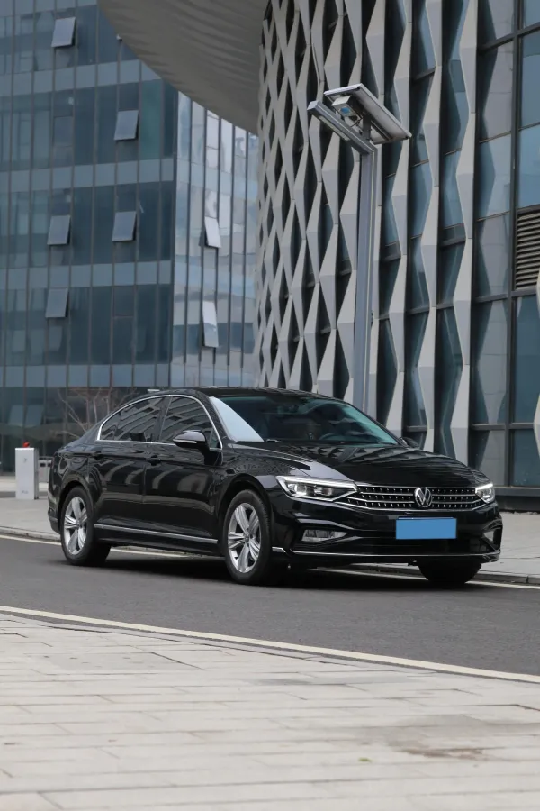 2023 Volkswagen Magotan 1.4T 150HP L4 7DCT,autocango,china used car exporter,china ev exporter,chinese used car exporter,chinese used ev exporter