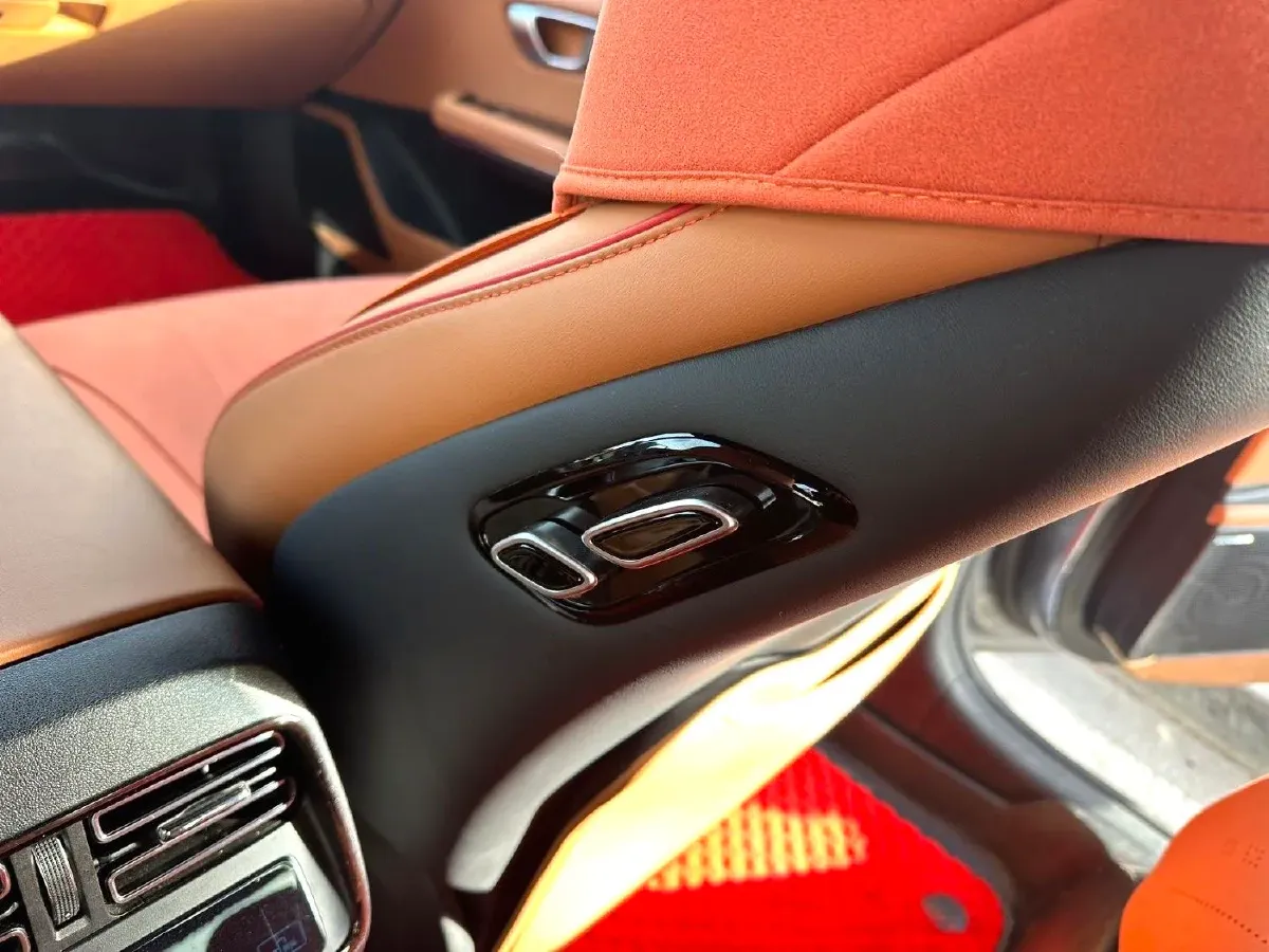 2022 Volkswagen Tiguan L 2.0T 186HP L4 7DCT,autocango,china used car exporter,china ev exporter,chinese used car exporter,chinese used ev exporter