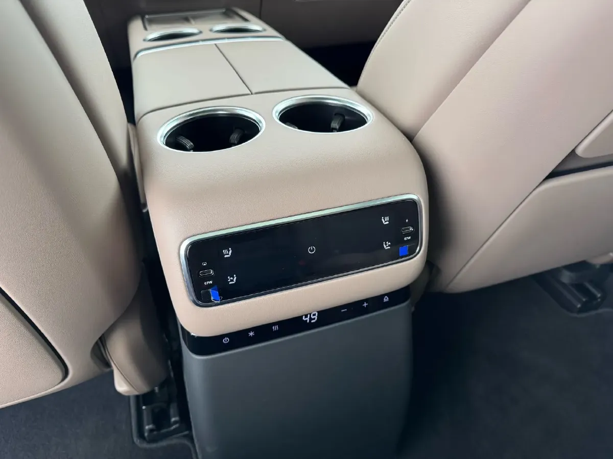 2025 Li L9 Range Extended 154HP REEV,autocango,china used car exporter,china ev exporter,chinese used car exporter,chinese used ev exporter