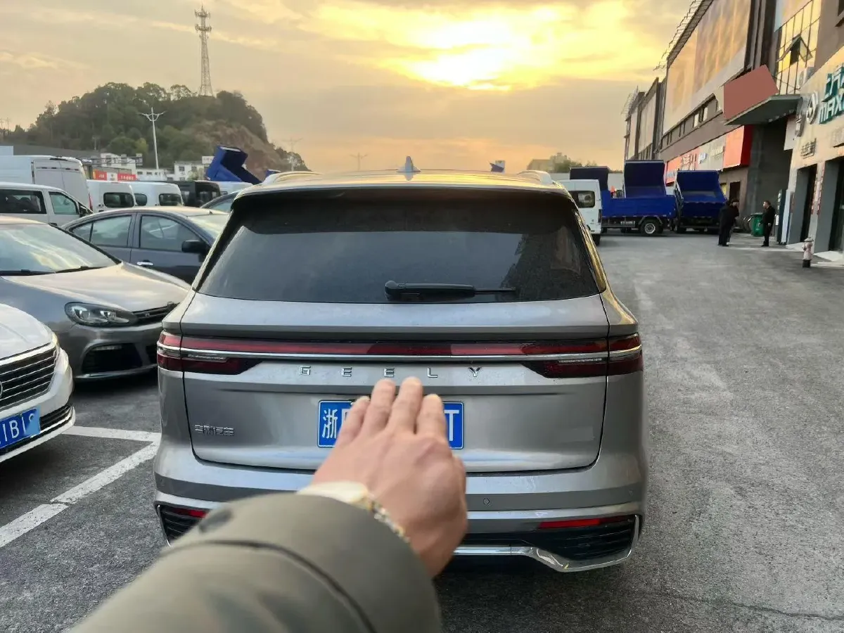 2021 Geely Monjaro 2.0T 218HP L4 7DCT,autocango,china used car exporter,china ev exporter,chinese used car exporter,chinese used ev exporter