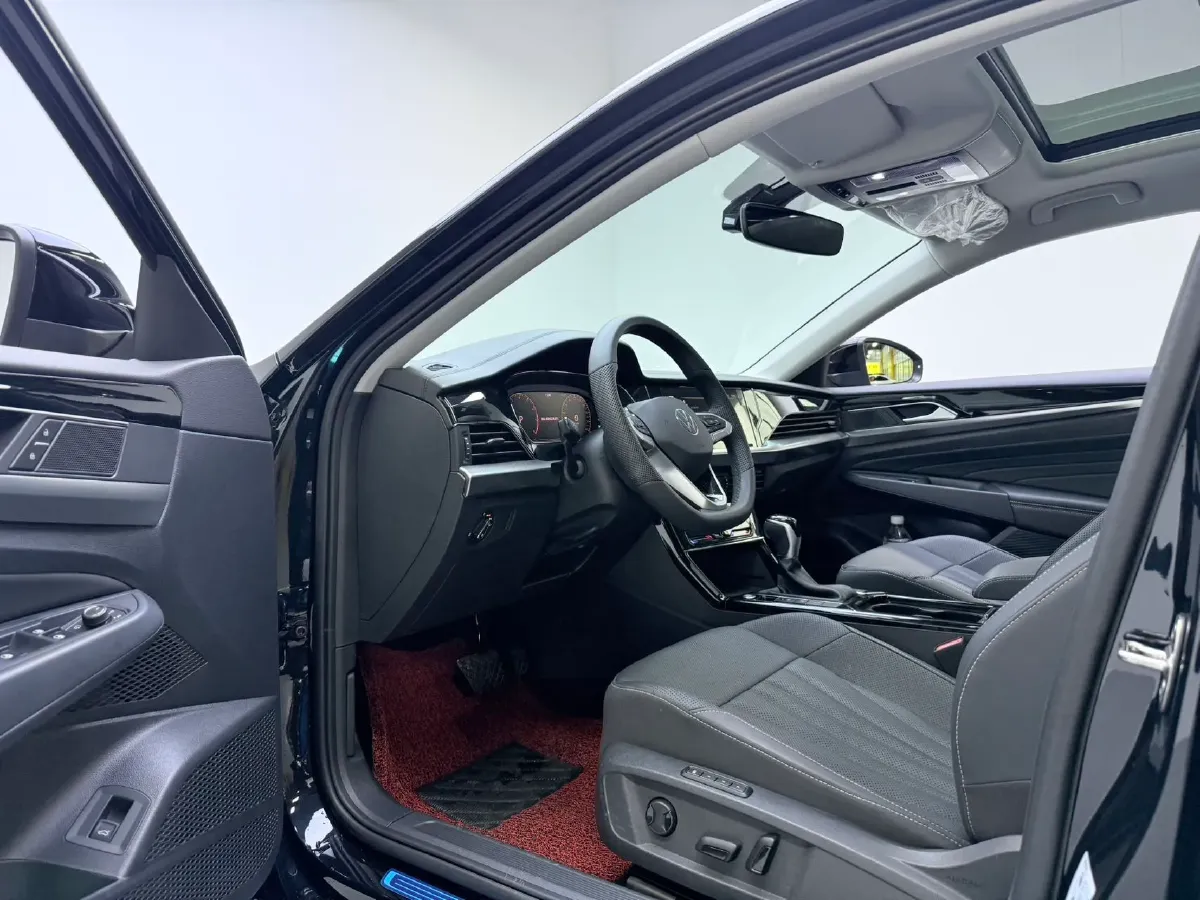 2026 Volkswagen Passat 2.0T 186HP L4 7DCT,autocango,china used car exporter,china ev exporter,chinese used car exporter,chinese used ev exporter