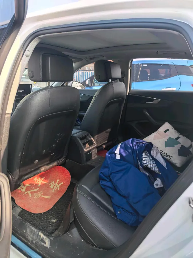 2022 Audi A4L 2.0T 190HP L4 7DCT,autocango,china used car exporter,china ev exporter,chinese used car exporter,chinese used ev exporter