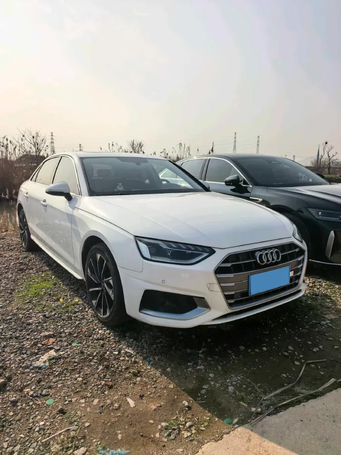 2022 Audi A4L 2.0T 190HP L4 7DCT,autocango,china used car exporter,china ev exporter,chinese used car exporter,chinese used ev exporter