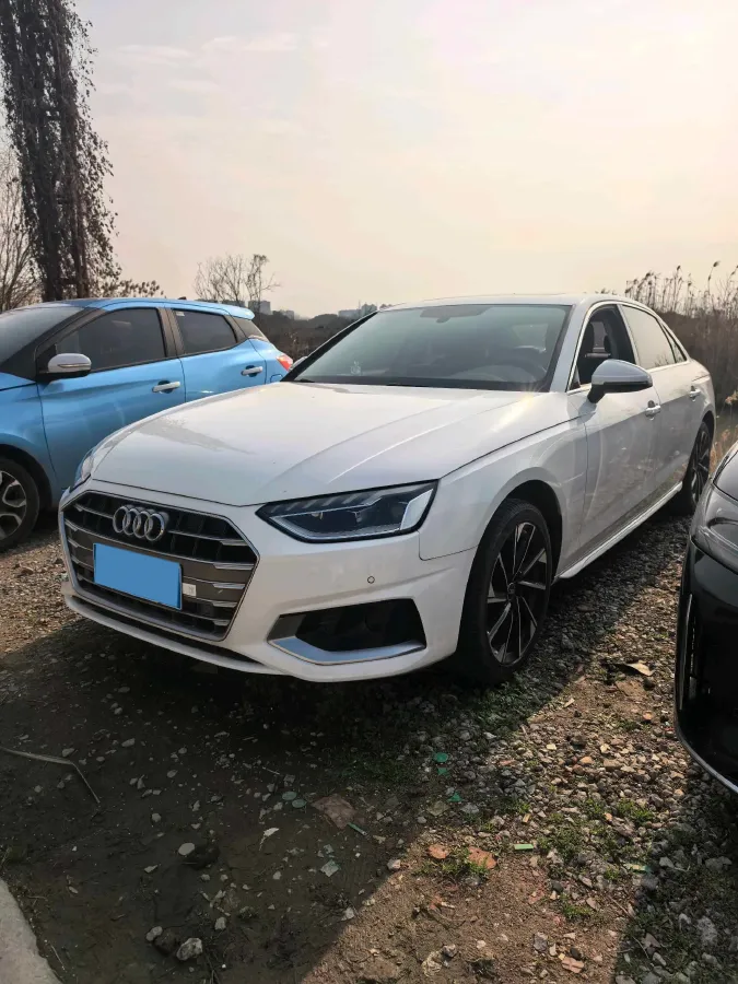 2022 Audi A4L 2.0T 190HP L4 7DCT,autocango,china used car exporter,china ev exporter,chinese used car exporter,chinese used ev exporter