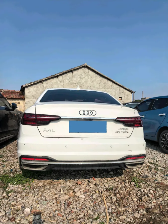 2022 Audi A4L 2.0T 190HP L4 7DCT,autocango,china used car exporter,china ev exporter,chinese used car exporter,chinese used ev exporter