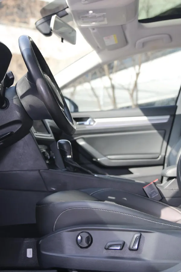 2019 Volkswagen Passat 1.4T 150HP L4 7DCT,autocango,china used car exporter,china ev exporter,chinese used car exporter,chinese used ev exporter