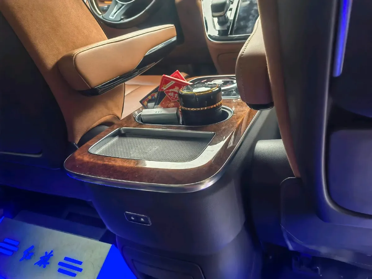 2023 HongQi HQ9 2.0T 252HP L4 8AT,autocango,china used car exporter,china ev exporter,chinese used car exporter,chinese used ev exporter