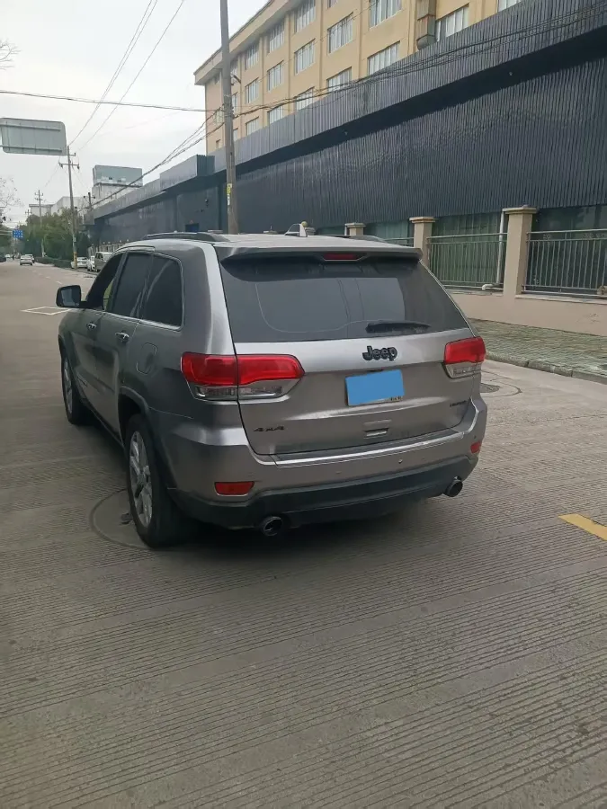 2017 Jeep Grand Cherokee 3.6L 286HP V6 8AT,autocango,china used car exporter,china ev exporter,chinese used car exporter,chinese used ev exporter