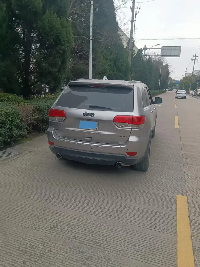 2017 Jeep Grand Cherokee 3.6L 286HP V6 8AT,autocango,china used car exporter,china ev exporter,chinese used car exporter,chinese used ev exporter