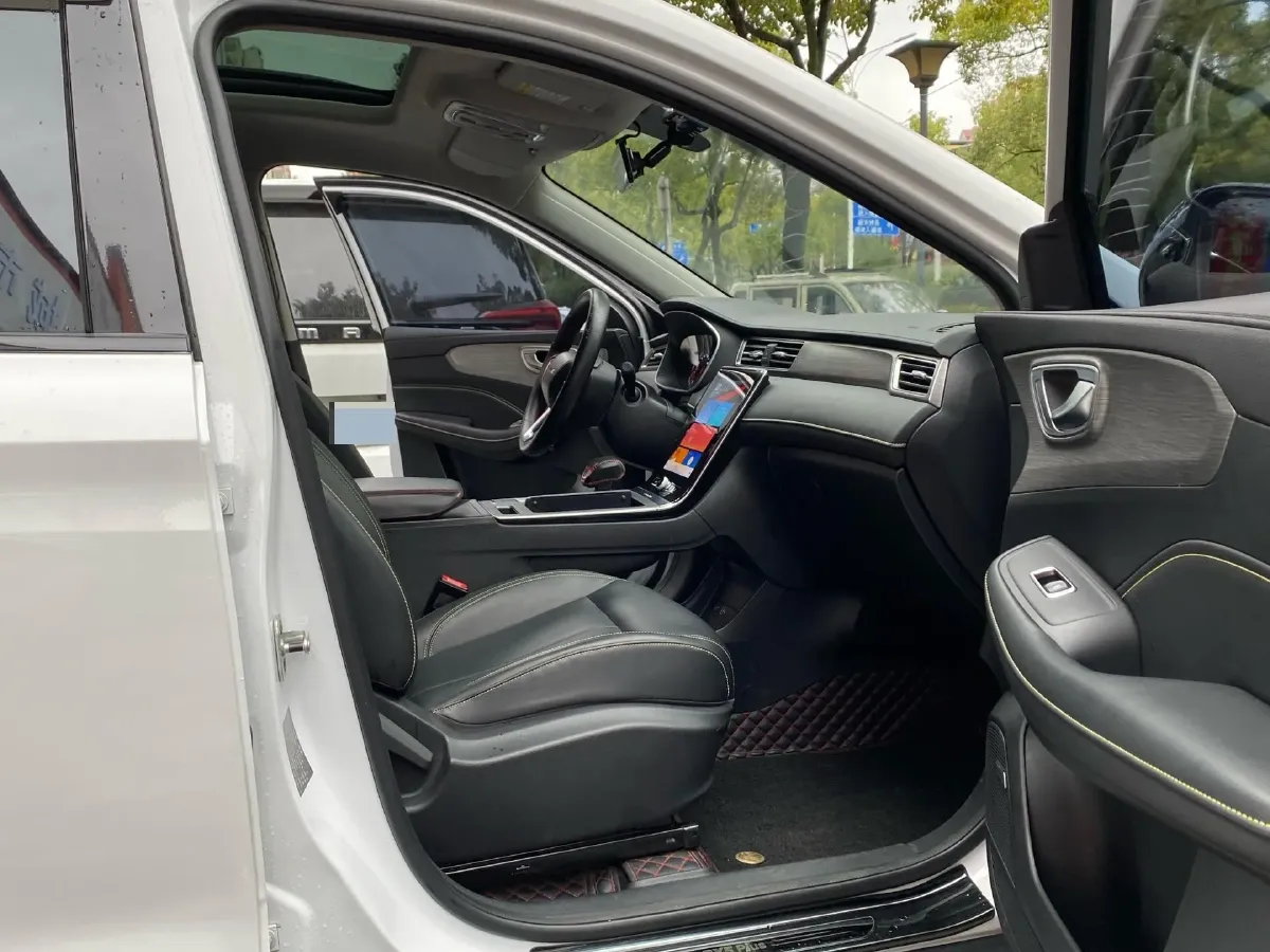 2020 Roewe i6 1.5T 169HP L4 7DCT,autocango,china used car exporter,china ev exporter,chinese used car exporter,chinese used ev exporter