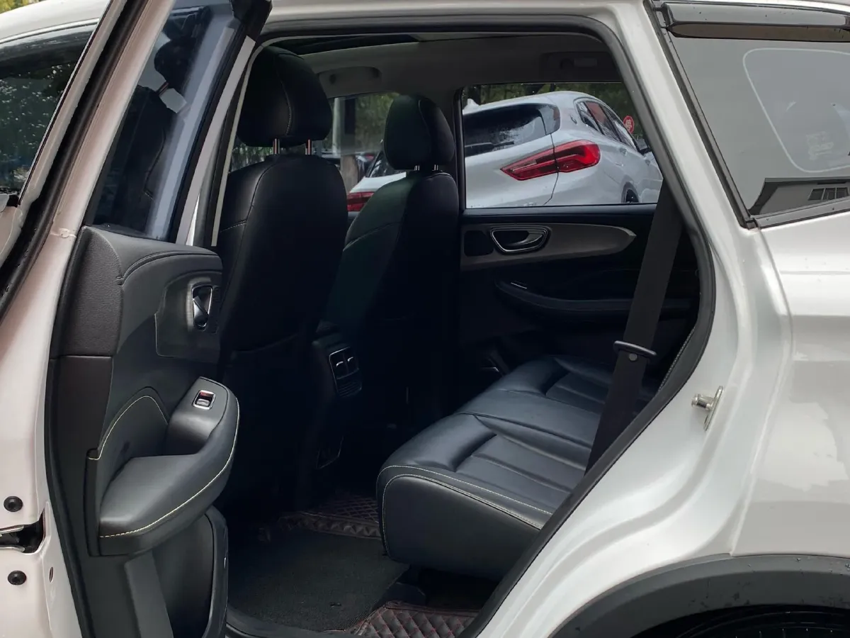 2020 Roewe i6 1.5T 169HP L4 7DCT,autocango,china used car exporter,china ev exporter,chinese used car exporter,chinese used ev exporter