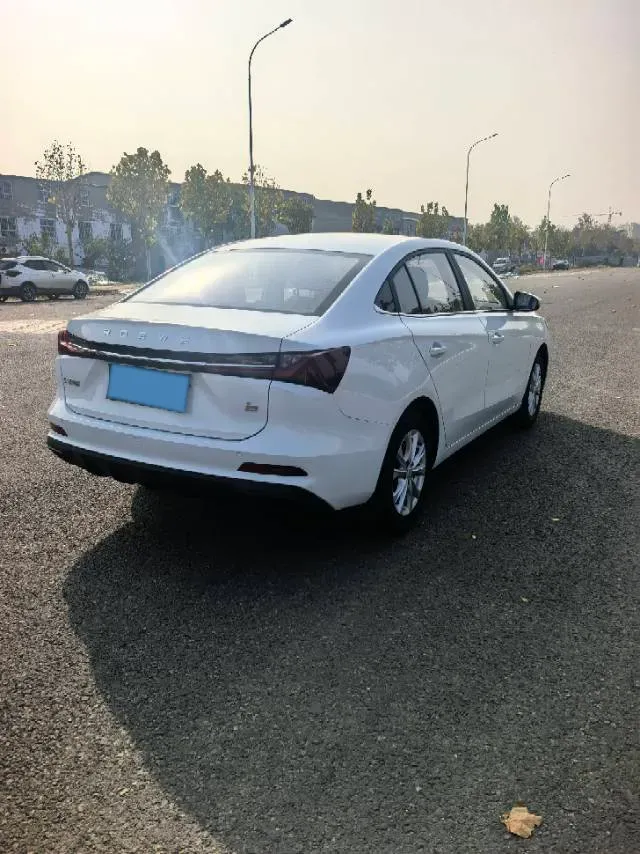 2026 Roewe i5 1.5L 129HP L4 CVT,autocango,china used car exporter,china ev exporter,chinese used car exporter,chinese used ev exporter