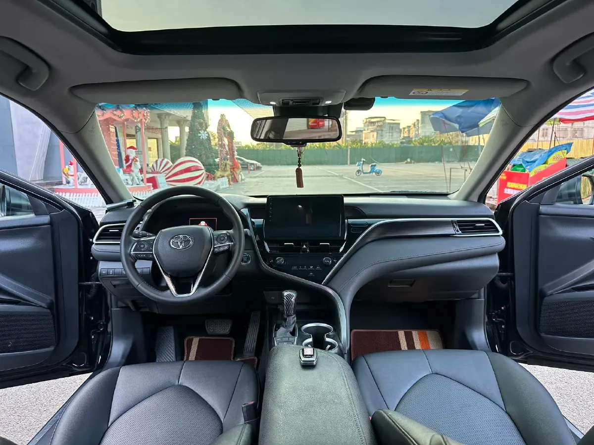 2021 Toyota Camry 2.5L 209HP L4 8AT,autocango,china used car exporter,china ev exporter,chinese used car exporter,chinese used ev exporter