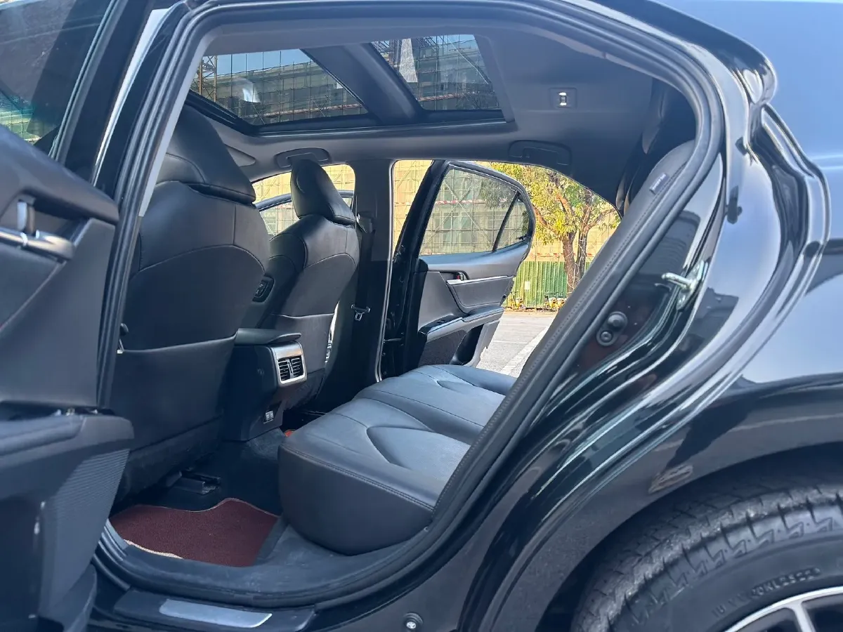 2021 Toyota Camry 2.5L 209HP L4 8AT,autocango,china used car exporter,china ev exporter,chinese used car exporter,chinese used ev exporter