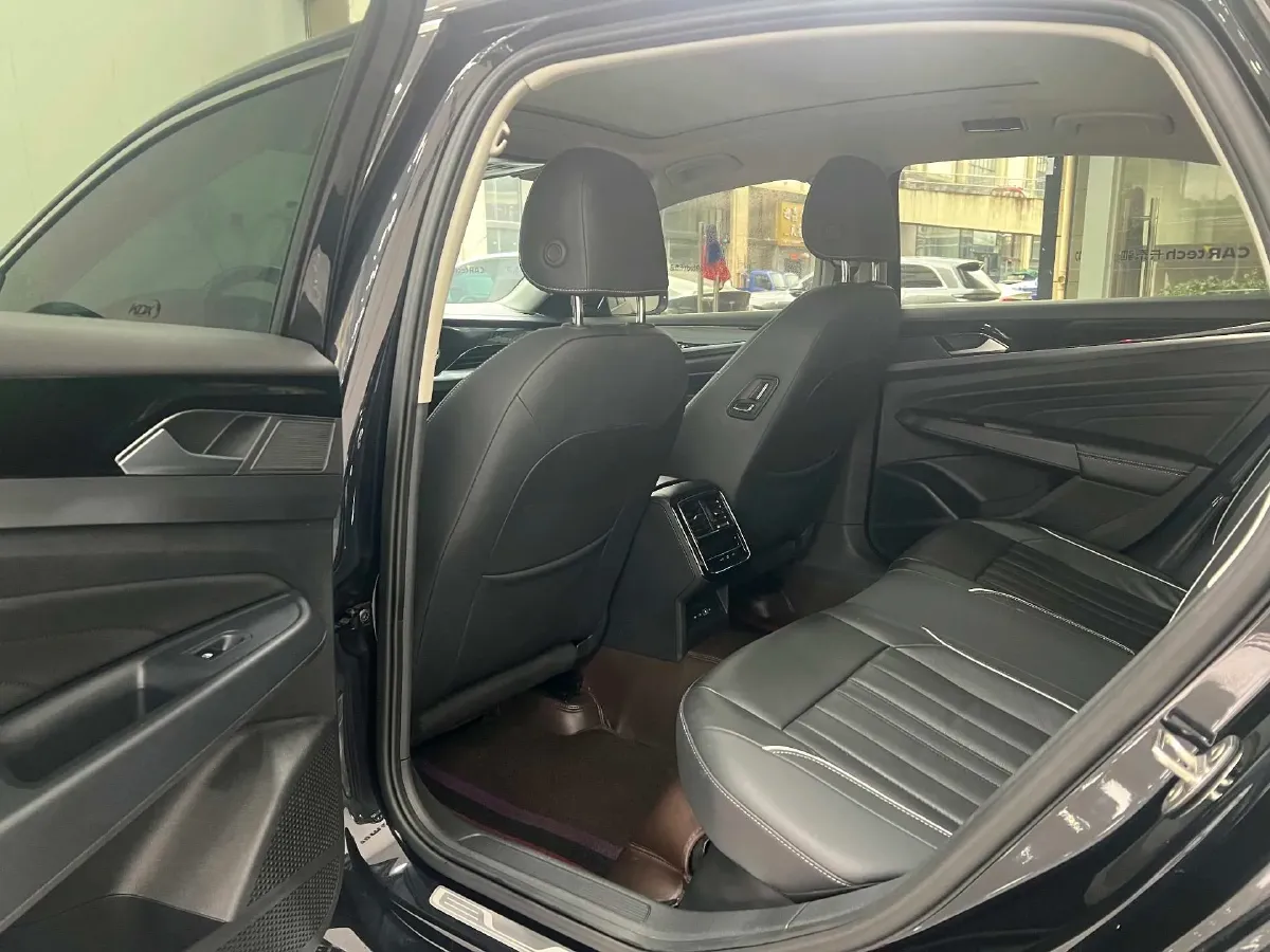 2023 Volkswagen Passat 2.0T 186HP L4 7DCT,autocango,china used car exporter,china ev exporter,chinese used car exporter,chinese used ev exporter