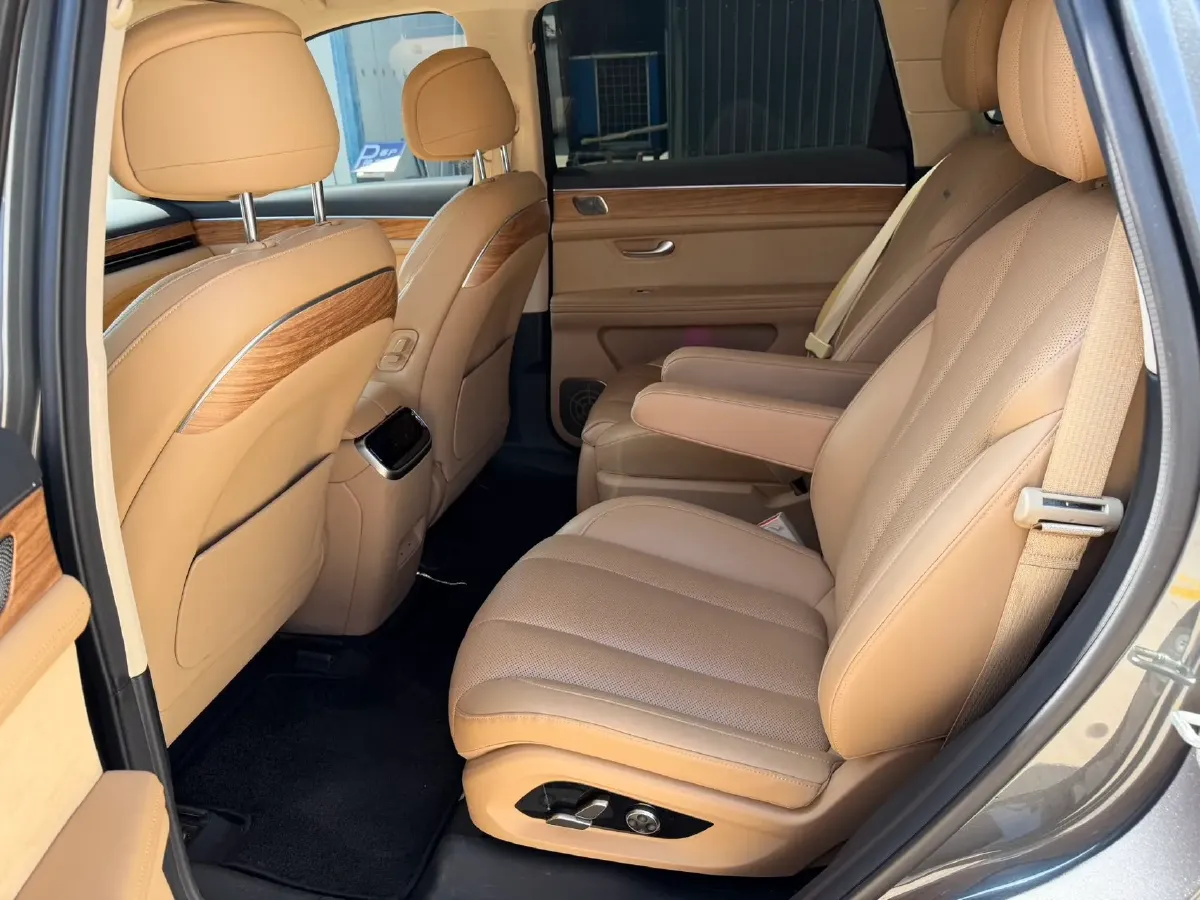 2022 Volvo S60 2.0T 197HP L4 8AT,autocango,china used car exporter,china ev exporter,chinese used car exporter,chinese used ev exporter