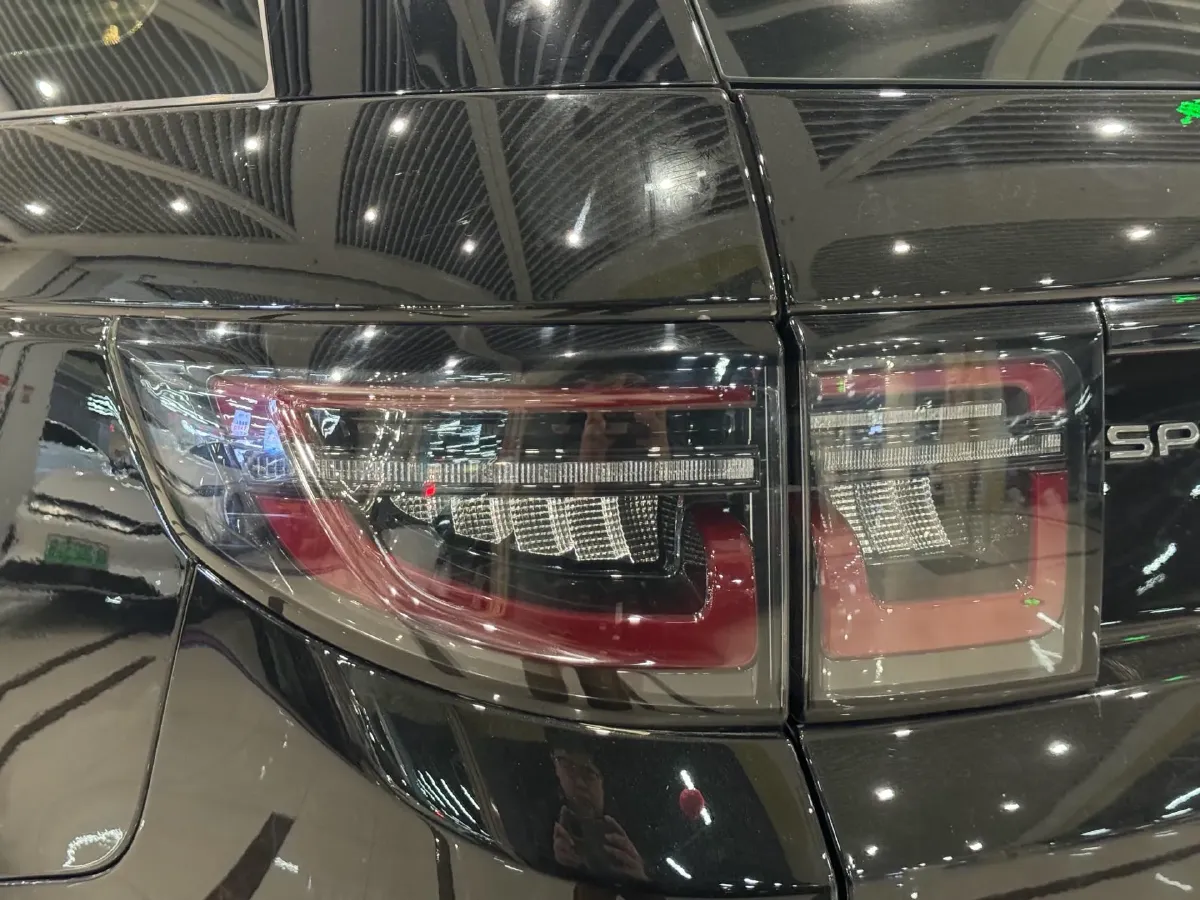 2021 Land Rover Discovery Sport 2.0T 249HP L4 9AT,autocango,china used car exporter,china ev exporter,chinese used car exporter,chinese used ev exporter