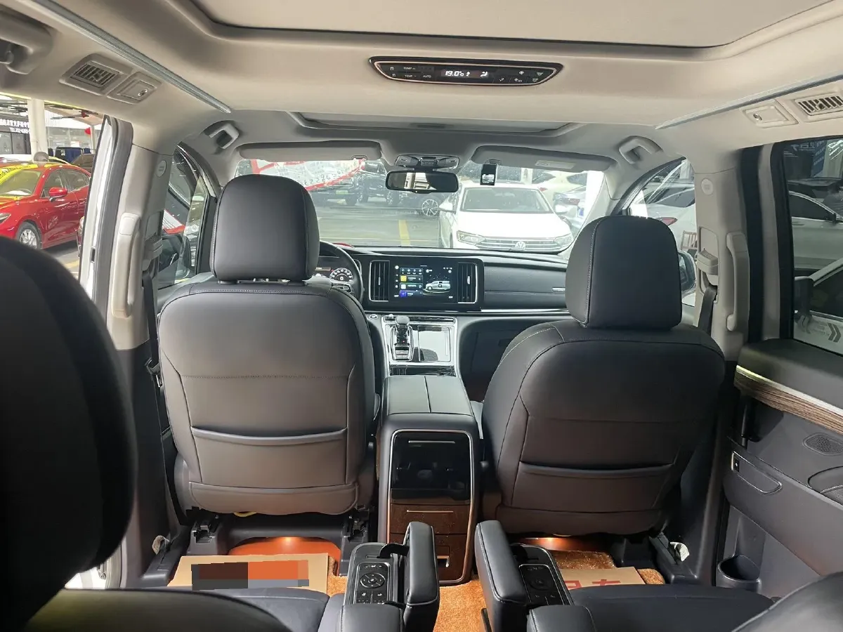 2021 GAC Trumpchi M8 2.0T 252HP L4 8AT,autocango,china used car exporter,china ev exporter,chinese used car exporter,chinese used ev exporter