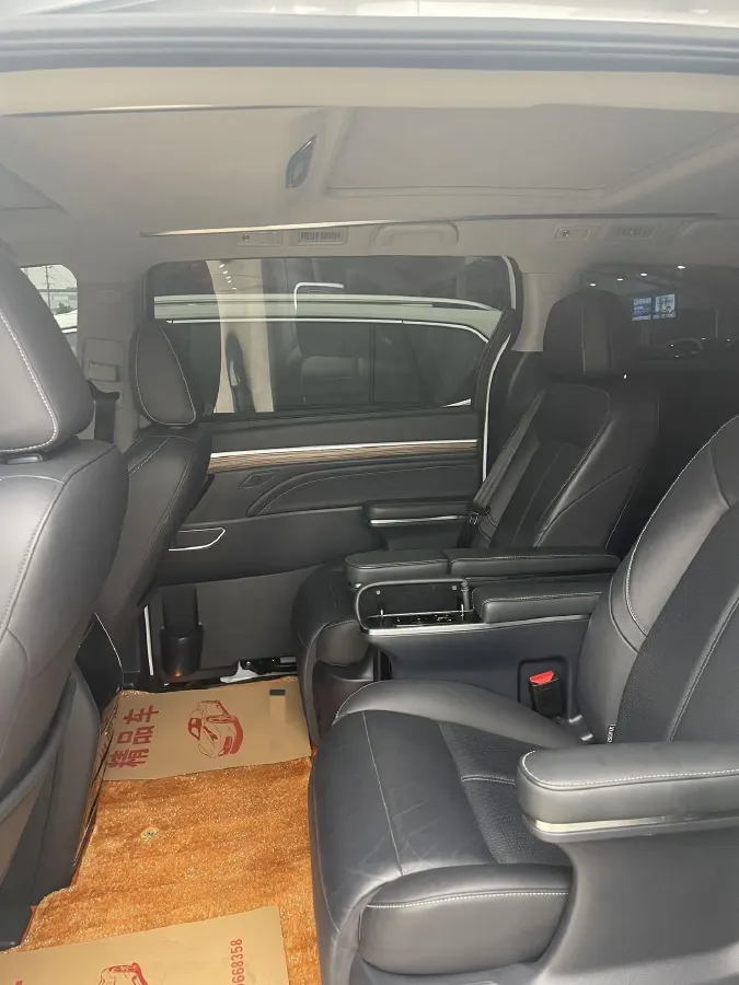 2021 GAC Trumpchi M8 2.0T 252HP L4 8AT,autocango,china used car exporter,china ev exporter,chinese used car exporter,chinese used ev exporter