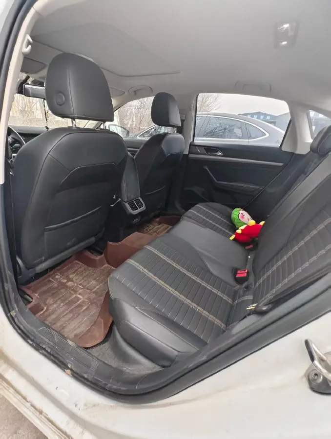 2022 Bestune B70 2.0T 224HP L4 6AT,autocango,china used car exporter,china ev exporter,chinese used car exporter,chinese used ev exporter