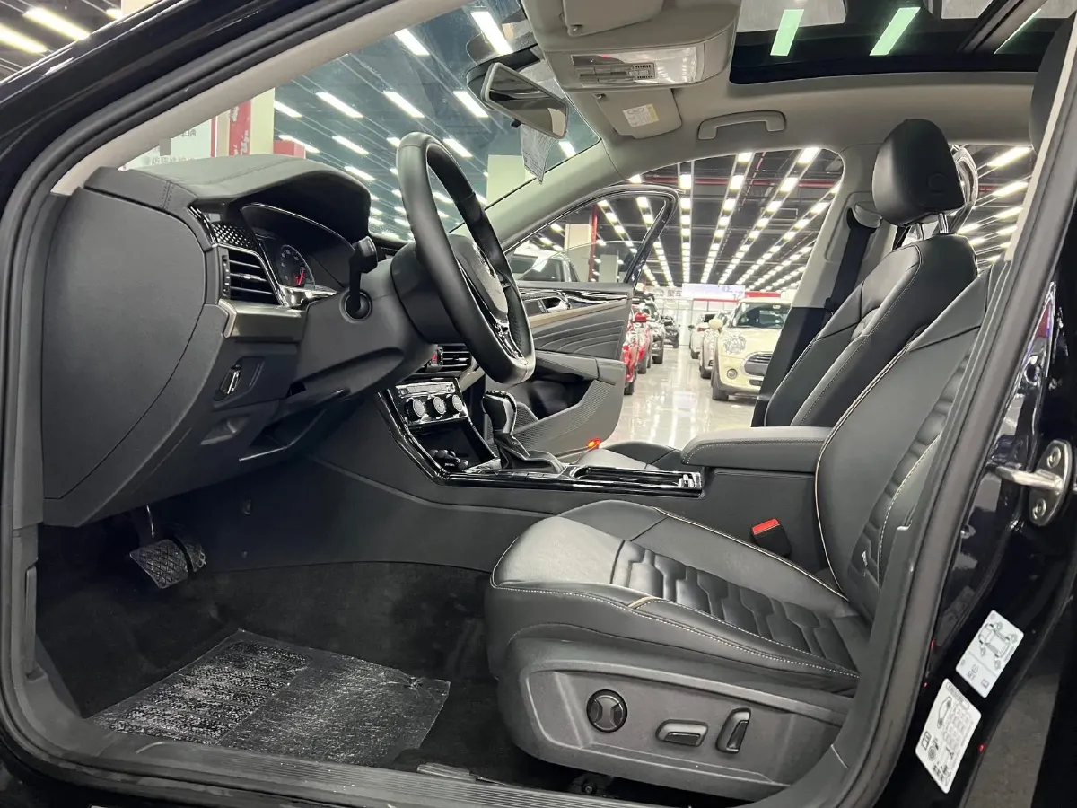 2019 Skoda Kodiak 2.0T 186HP L4 7DCT,autocango,china used car exporter,china ev exporter,chinese used car exporter,chinese used ev exporter