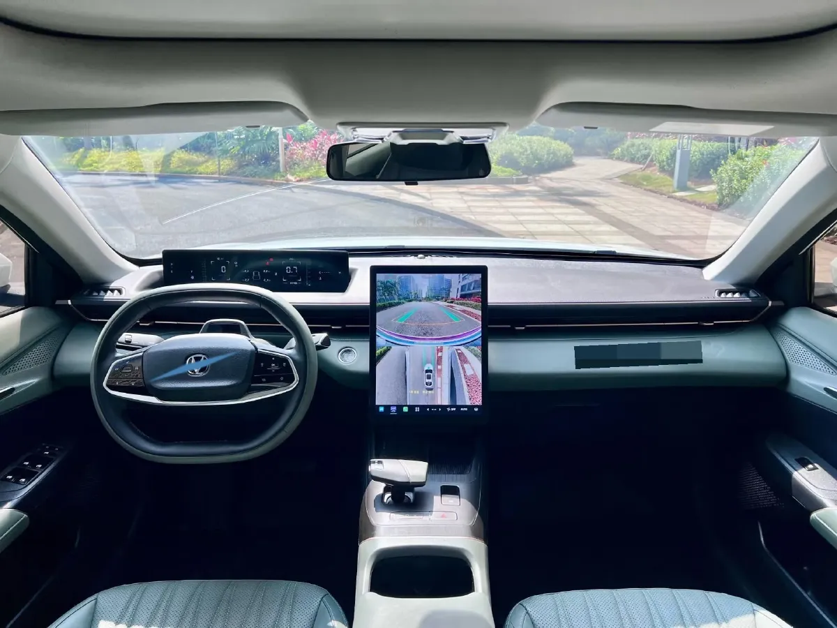 2023 ChangAn Oshan Z6 1.5T 188HP L4 7DCT,autocango,china used car exporter,china ev exporter,chinese used car exporter,chinese used ev exporter