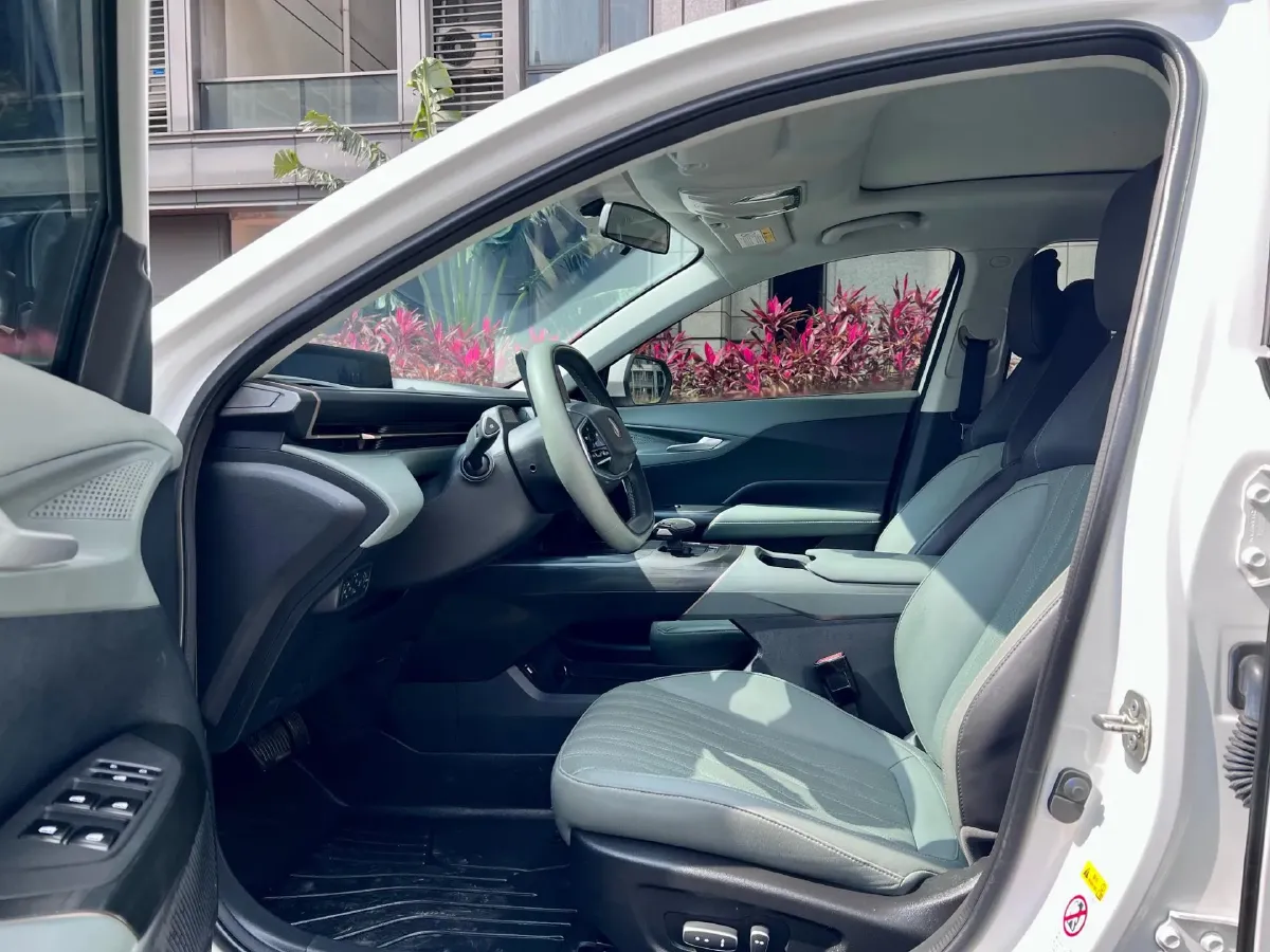 2023 ChangAn Oshan Z6 1.5T 188HP L4 7DCT,autocango,china used car exporter,china ev exporter,chinese used car exporter,chinese used ev exporter