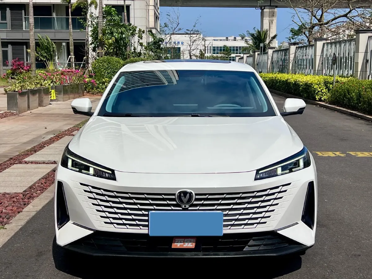 2023 ChangAn Oshan Z6 1.5T 188HP L4 7DCT,autocango,china used car exporter,china ev exporter,chinese used car exporter,chinese used ev exporter