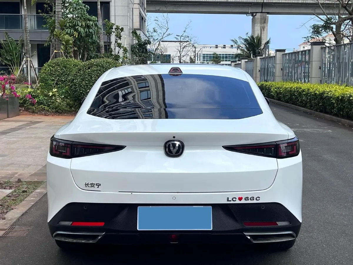 2023 ChangAn Oshan Z6 1.5T 188HP L4 7DCT,autocango,china used car exporter,china ev exporter,chinese used car exporter,chinese used ev exporter