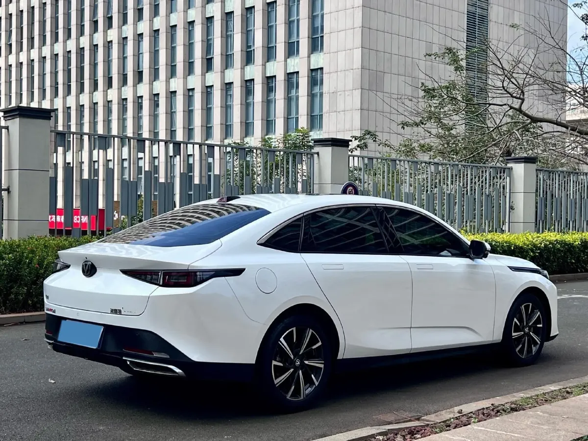 2023 ChangAn Oshan Z6 1.5T 188HP L4 7DCT,autocango,china used car exporter,china ev exporter,chinese used car exporter,chinese used ev exporter