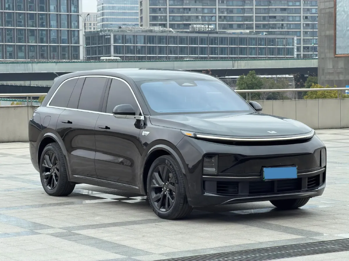 2023 Li L8 Range Extended 154HP REEV 40.9KWH,autocango,china used car exporter,china ev exporter,chinese used car exporter,chinese used ev exporter