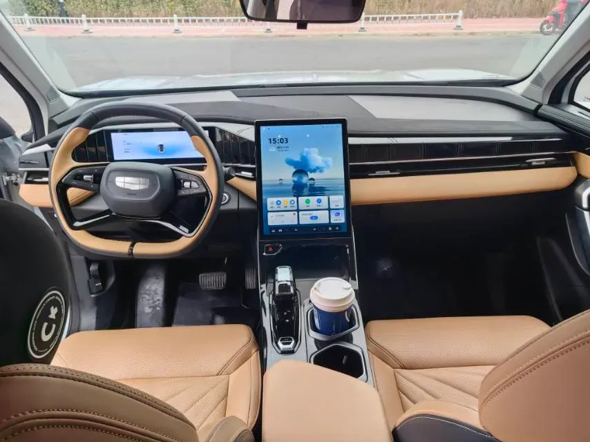 2023 Geely StarRay 2.0T 218HP L4 7DCT,autocango,china used car exporter,china ev exporter,chinese used car exporter,chinese used ev exporter