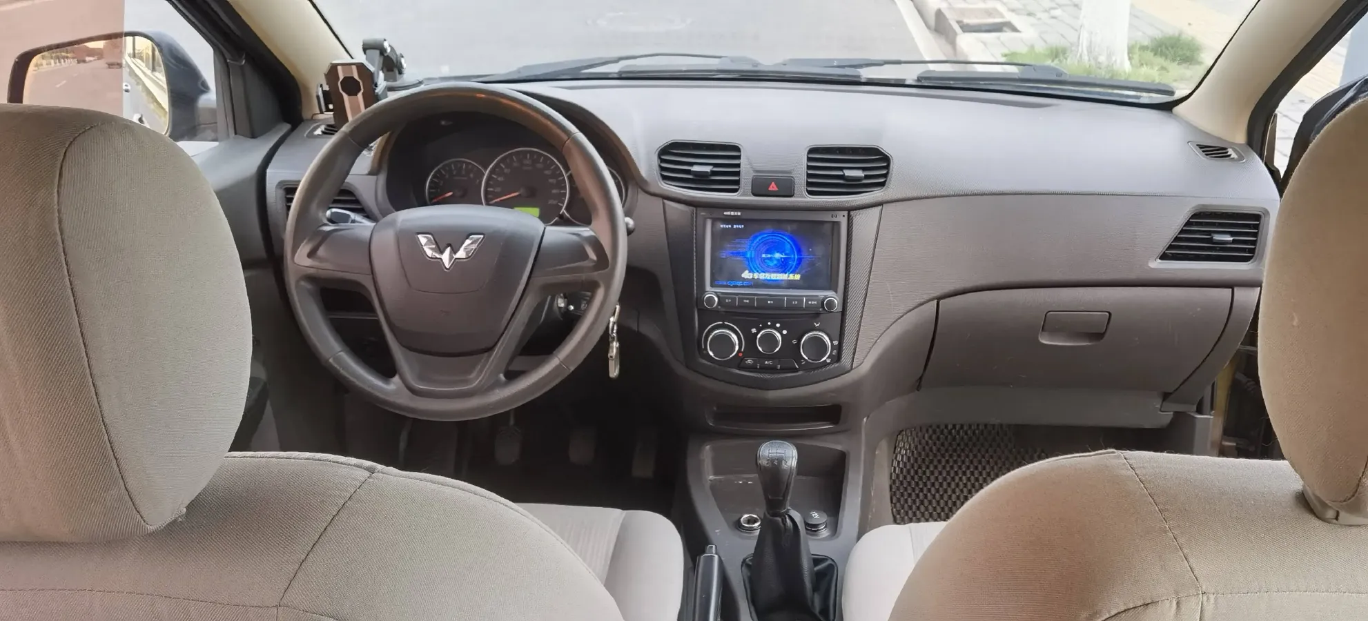 2015 WuLing HongGuang 1.5L 112HP L4 5MT,autocango,china used car exporter,china ev exporter,chinese used car exporter,chinese used ev exporter