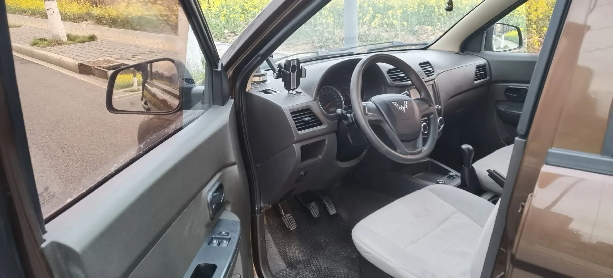 2015 WuLing HongGuang 1.5L 112HP L4 5MT,autocango,china used car exporter,china ev exporter,chinese used car exporter,chinese used ev exporter