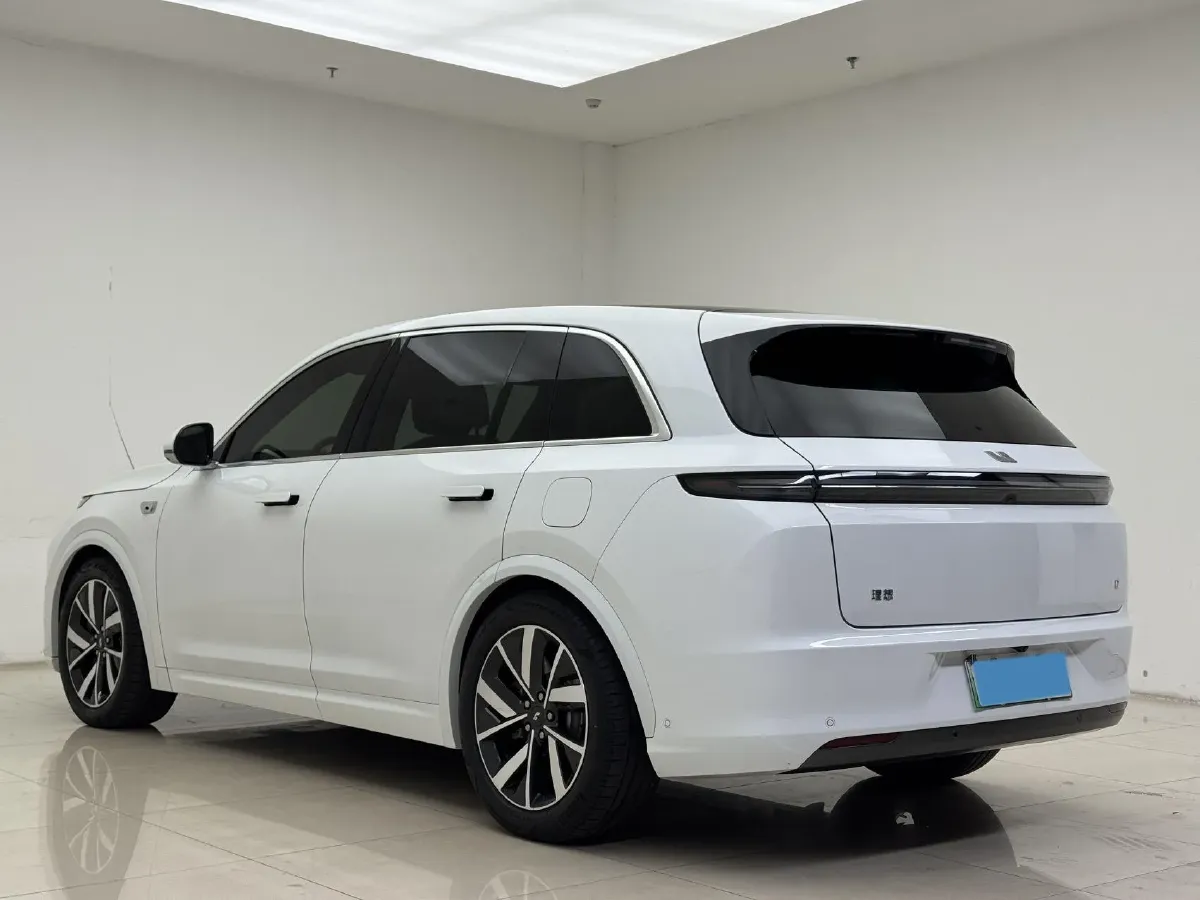 2023 Li L7 Range Extended 154HP REEV 40.9KWH,autocango,china used car exporter,china ev exporter,chinese used car exporter,chinese used ev exporter