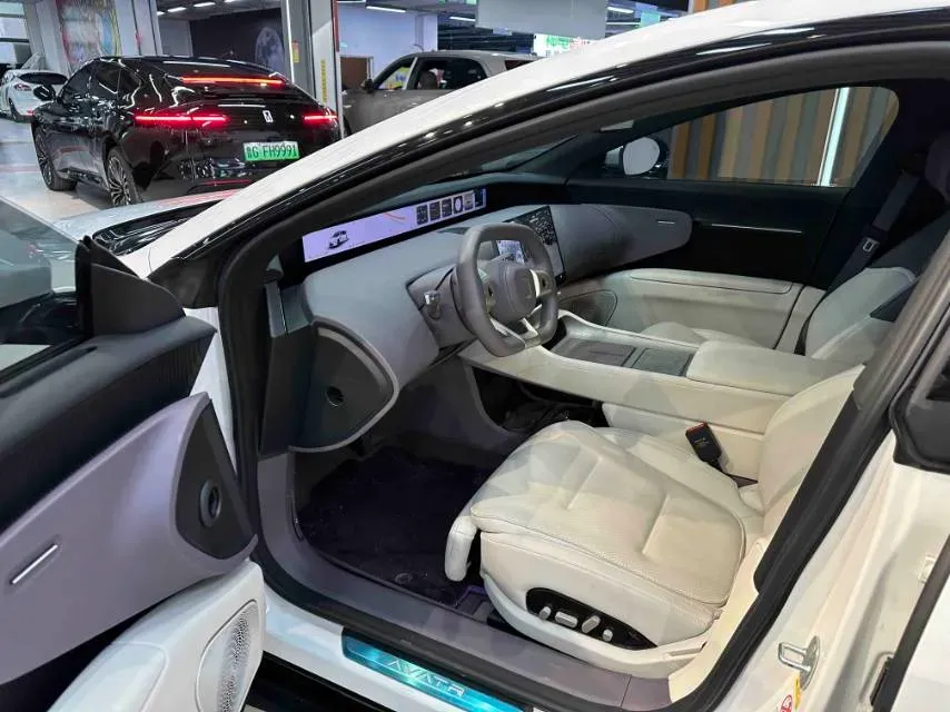 2025 Avatr 12 1.5T 156HP L4 REEV 39.05KWH,autocango,china used car exporter,china ev exporter,chinese used car exporter,chinese used ev exporter