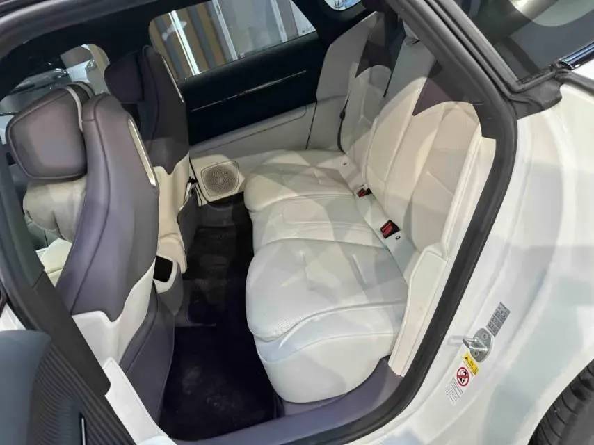 2025 Avatr 12 1.5T 156HP L4 REEV 39.05KWH,autocango,china used car exporter,china ev exporter,chinese used car exporter,chinese used ev exporter