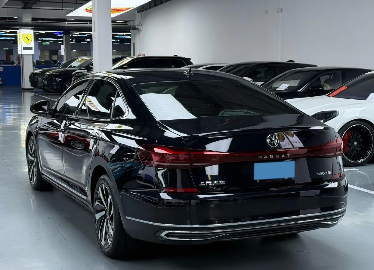 2023 Volkswagen Passat 2.0T 220HP L4 7DCT,autocango,china used car exporter,china ev exporter,chinese used car exporter,chinese used ev exporter